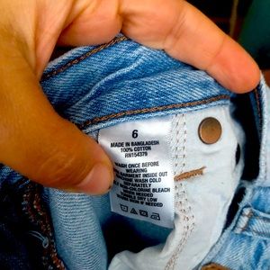 Aeropastle mom jeans! Hardly worn only a year old just like new!